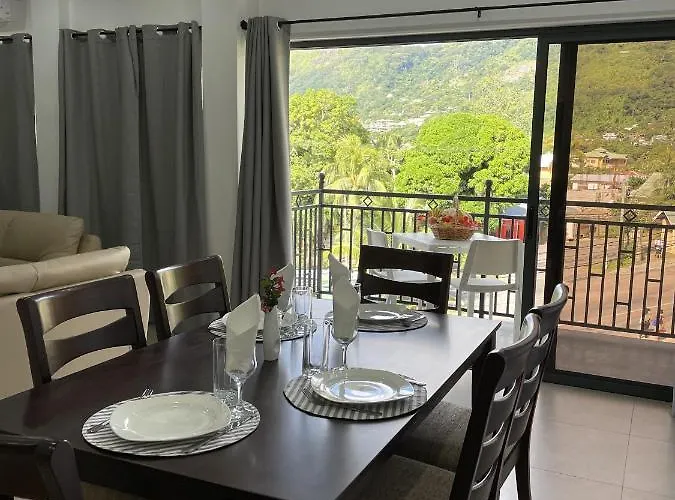 B Beau Vallon (Mahe)