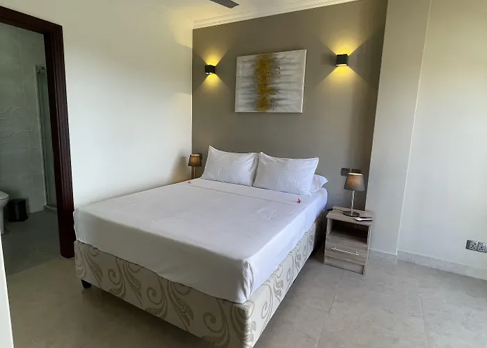 B Beau Vallon (Mahe)